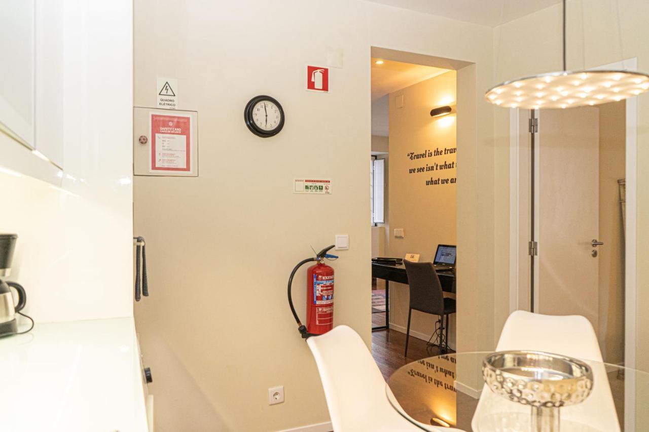 Chiado Homes - 1 Lisbon Bagian luar foto